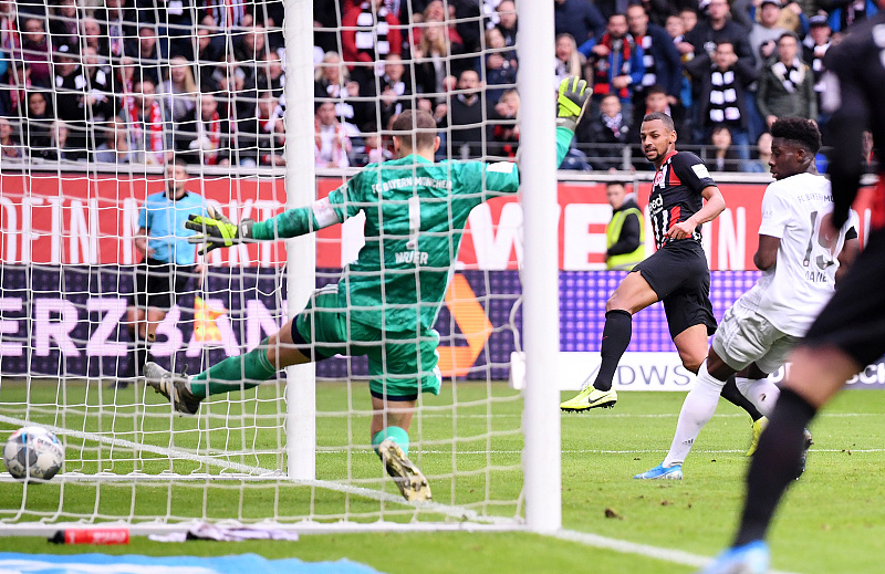 德甲赛场涌现大比分,攻防两端演绎进球盛宴  德甲赛场涌现大比分,攻防两端演绎进球盛宴